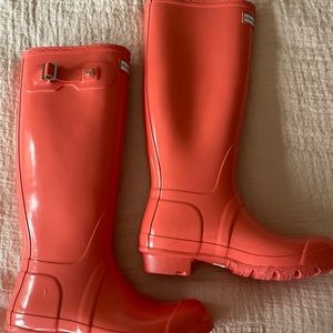 Hunter Rain Boots BRAND NEW Coral Colored